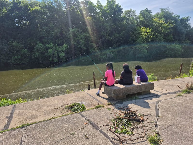 7th and 8th Grade Summer School Fishing at Root River - Photo Number 2
